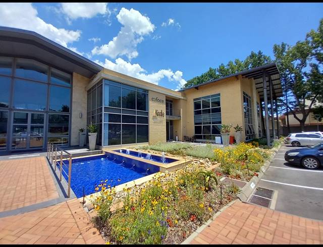 701M² OFFICE TO LET IN BRYANSTON